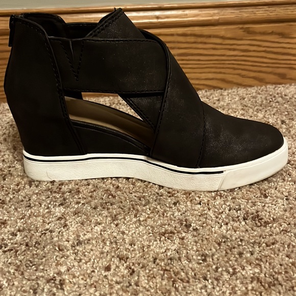 Style Wedges, size 8.5 women’s, color black - Picture 5 of 5